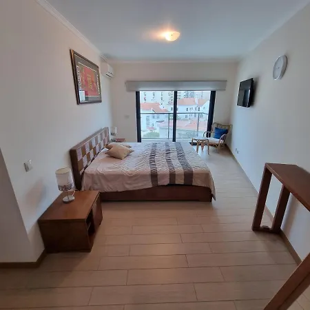 Rocha Prime, Condominio Na Praia E Estacionamento * Portimao